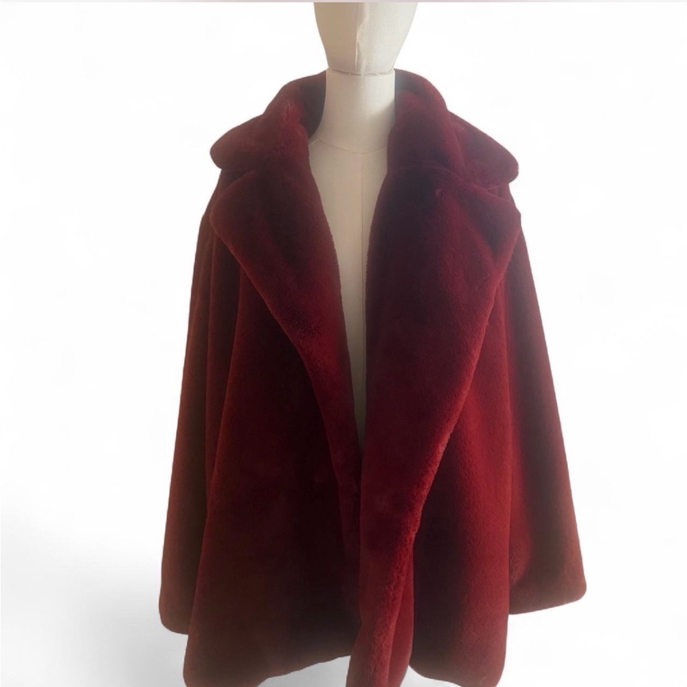 Women's Plush Faux Fur Coat - Deep Wine